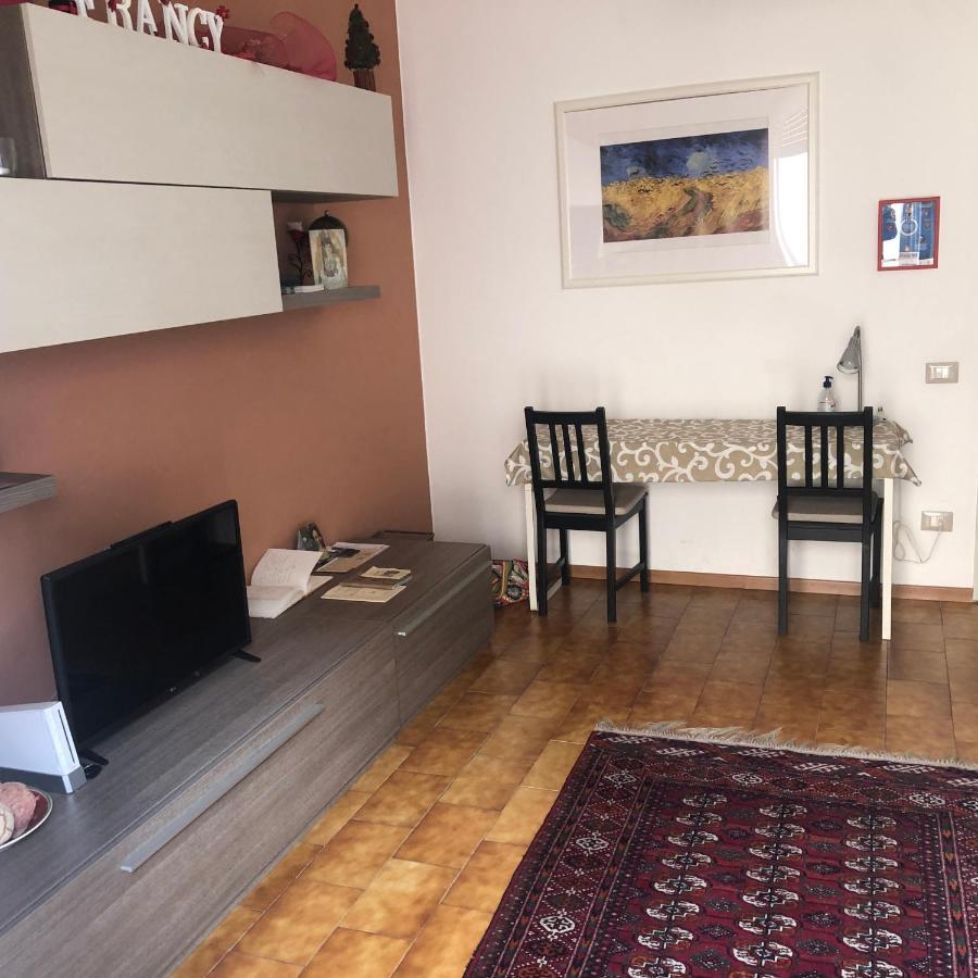 Apartment Parmense Bagian luar foto
